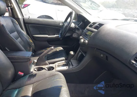 2004 Honda Accord 2.4 Ex z USA, uszkodzony, nr VIN 1HGCM56864A053640